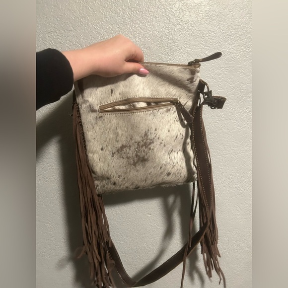 Myra leather fringe crossbody bag - Picture 4 of 7